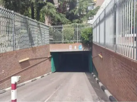 Garaje en calle del Pez Austral, 13